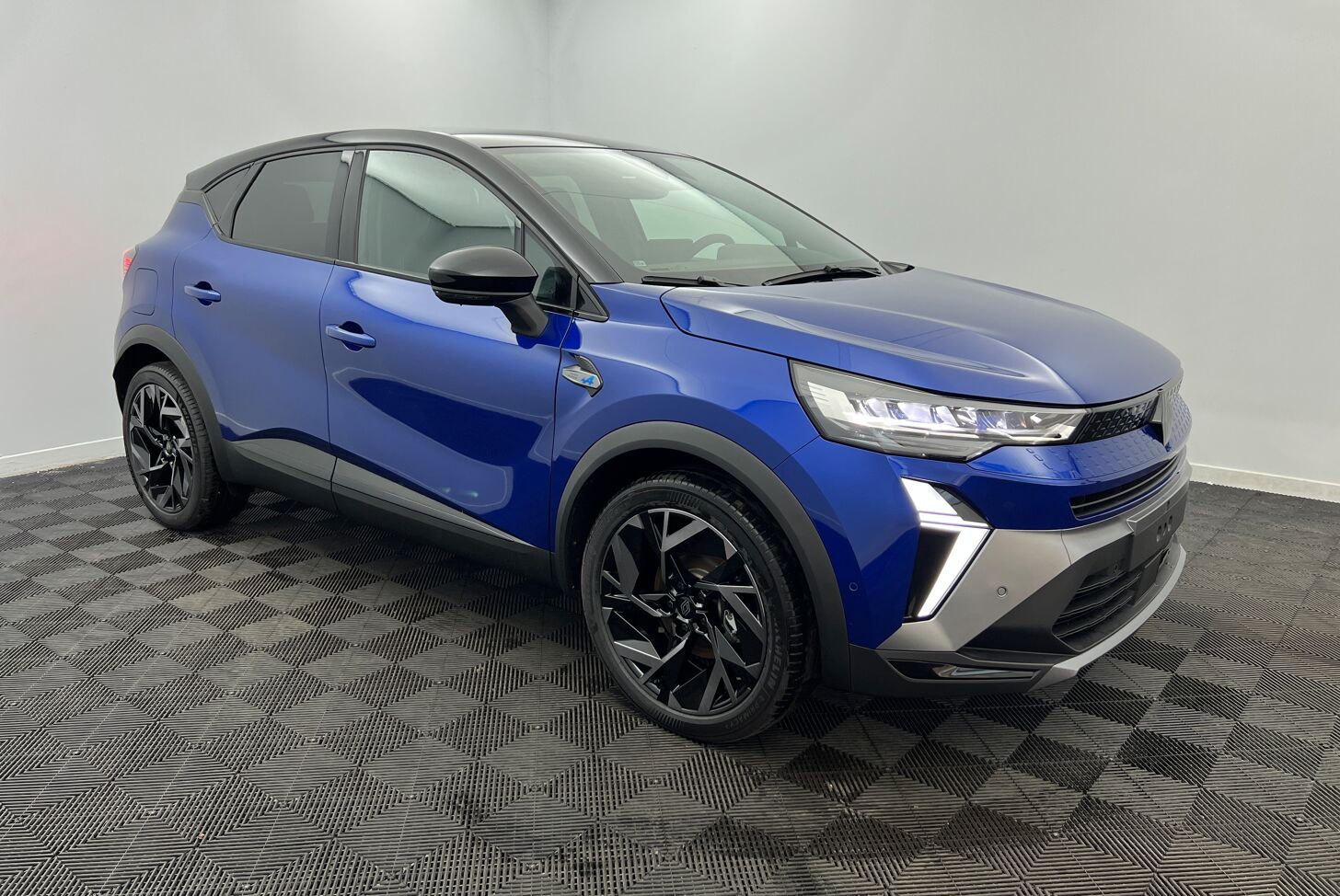 RENAULT Captur SUV Hybride Essence