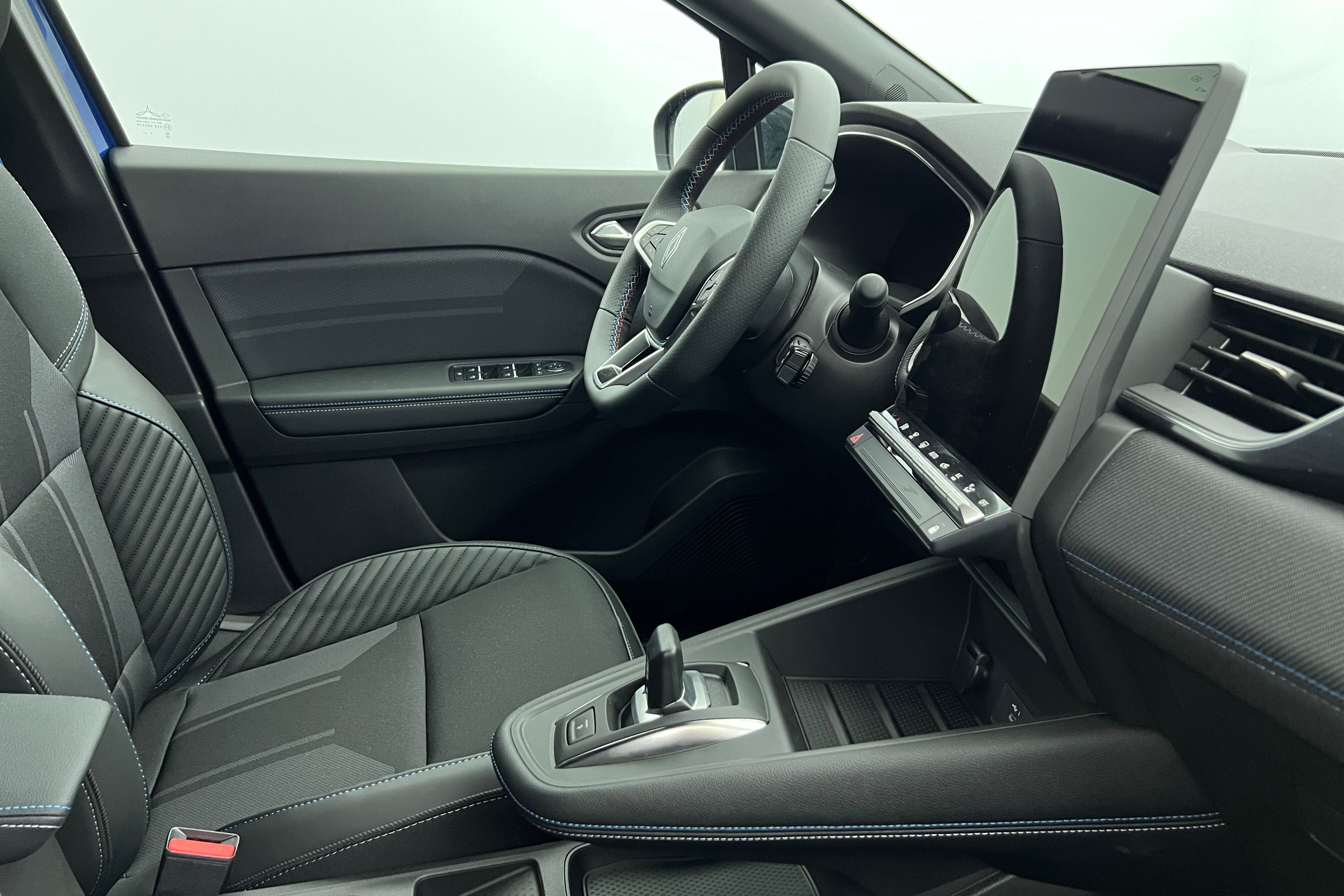 RENAULT Captur — photo 6