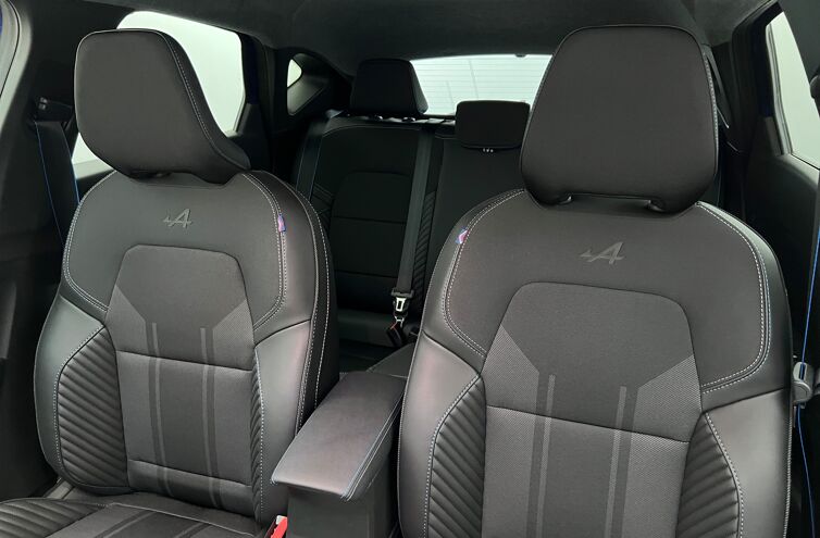 RENAULT Captur SUV Hybride Essence