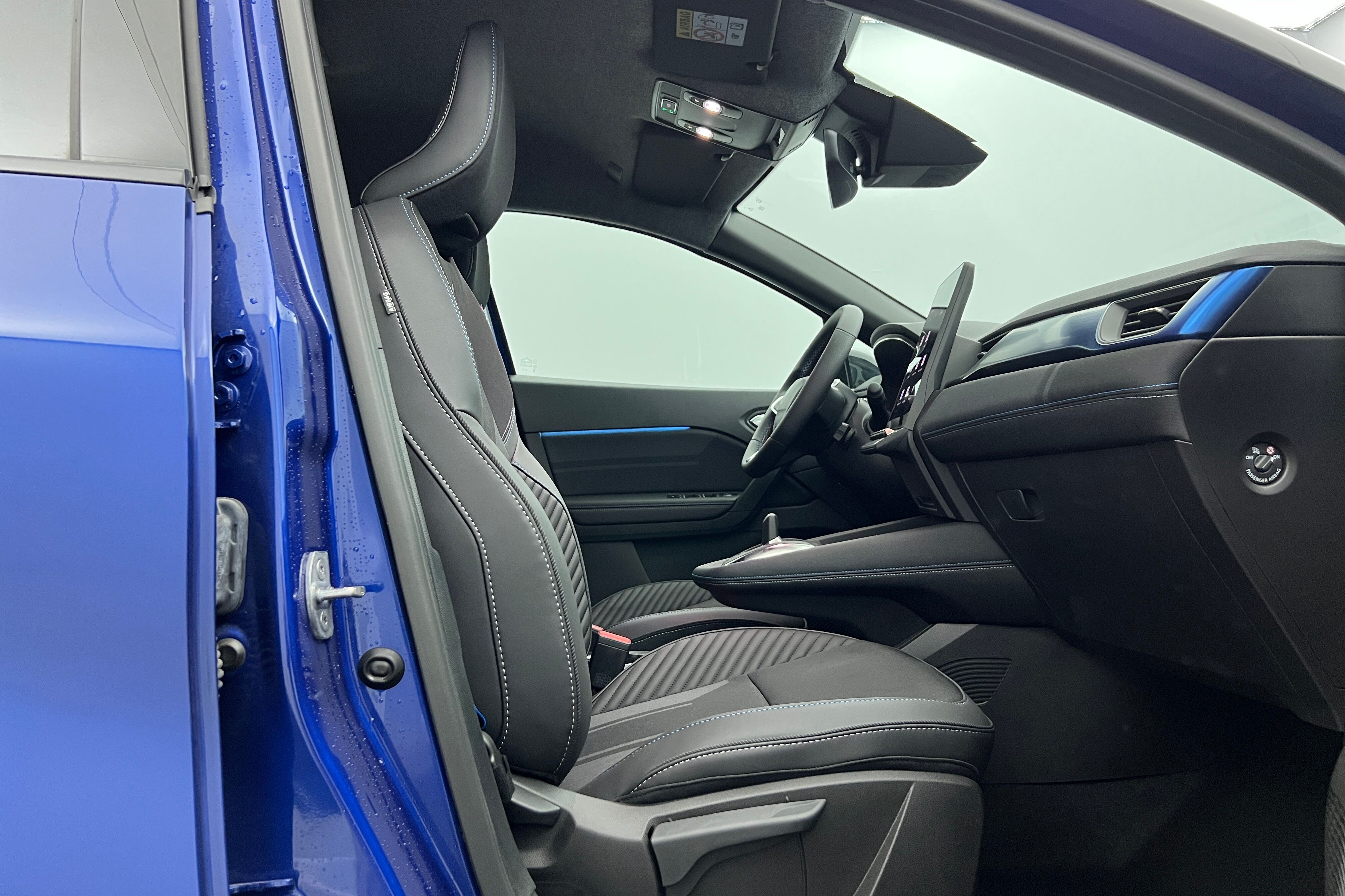 RENAULT Captur SUV Hybride — photo 13