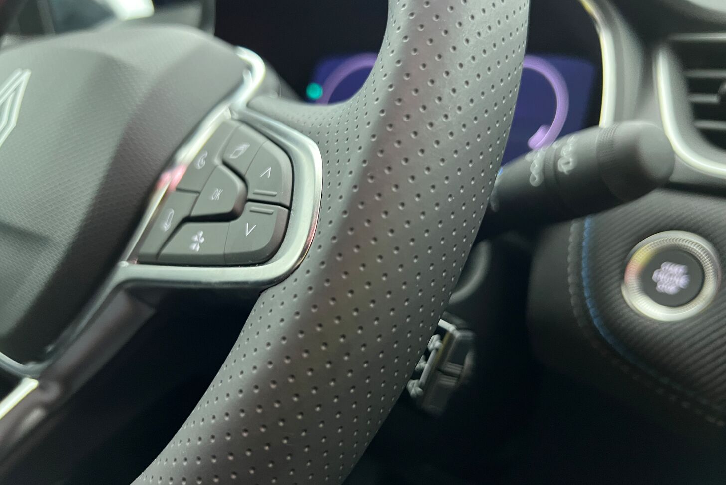 RENAULT Captur SUV Hybride Essence