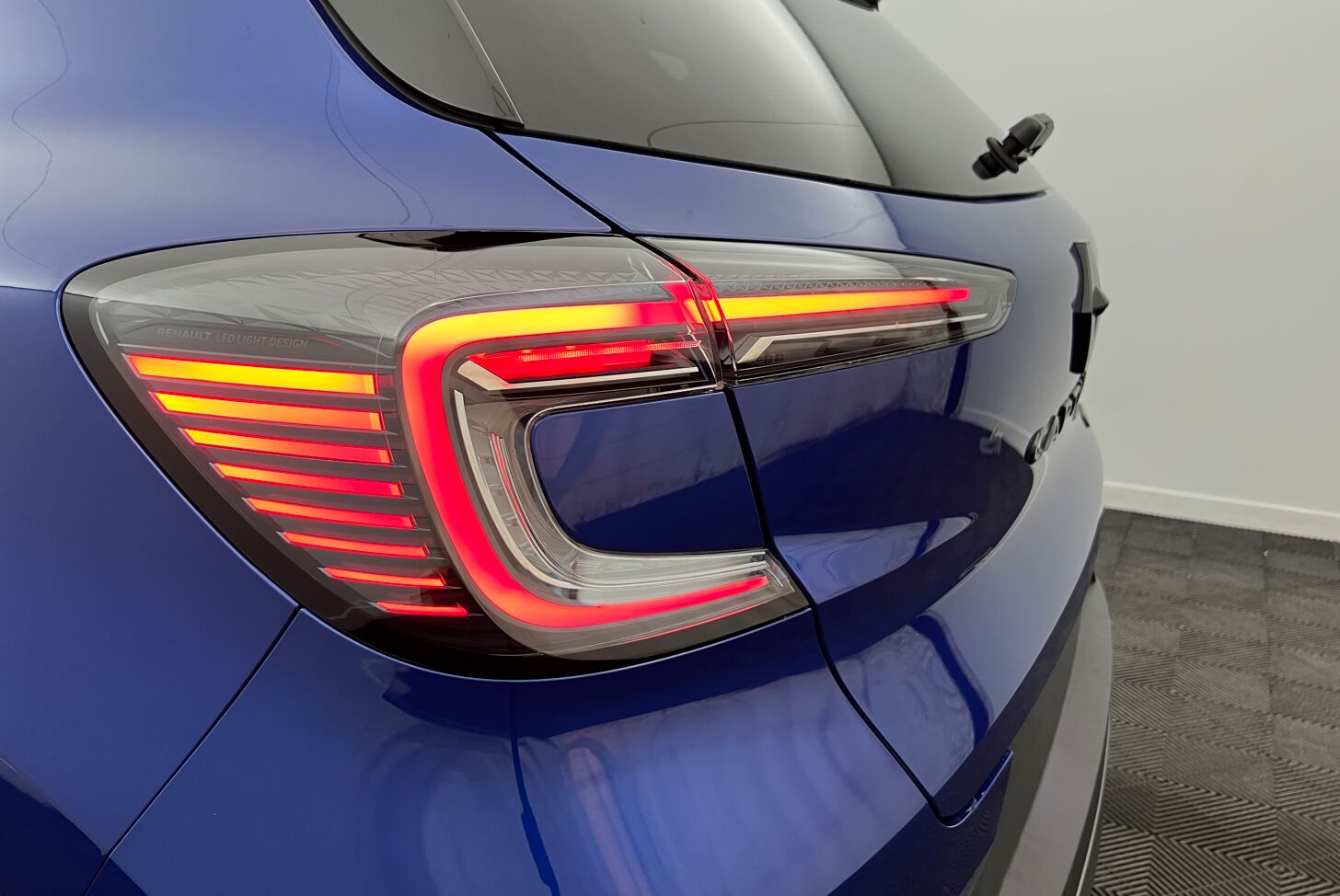 RENAULT Captur SUV Hybride Essence