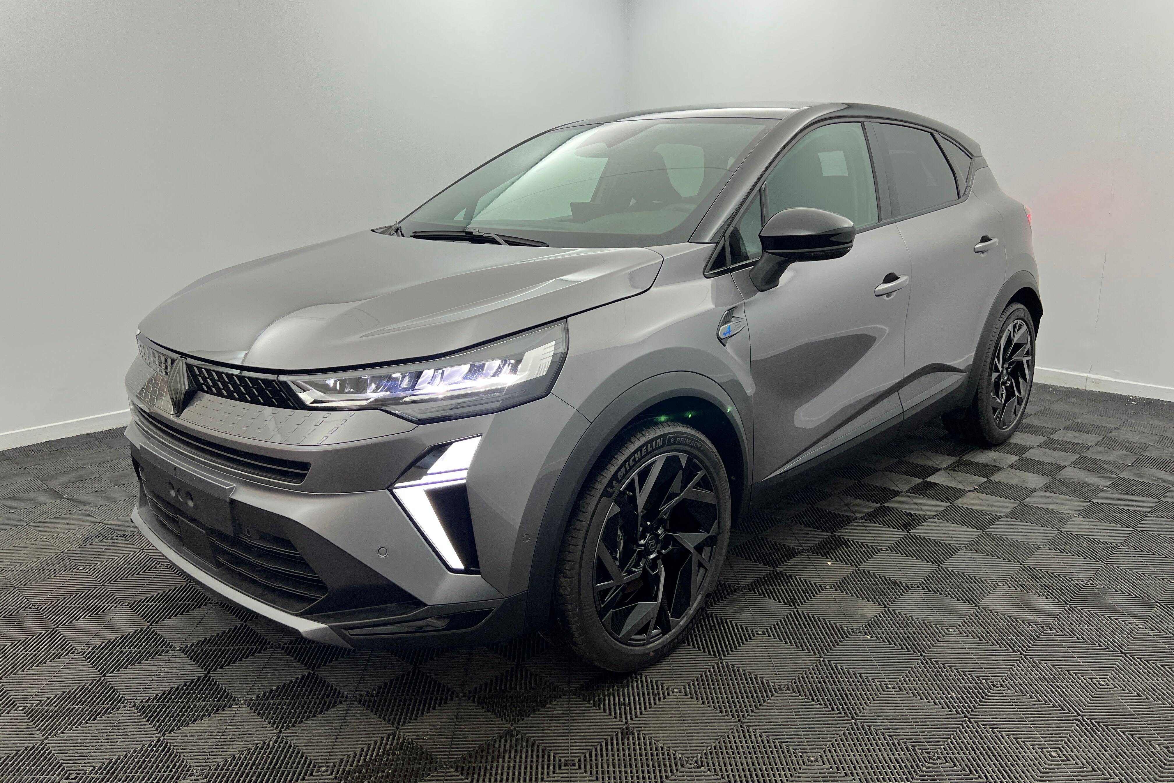 RENAULT Captur SUV Hybride