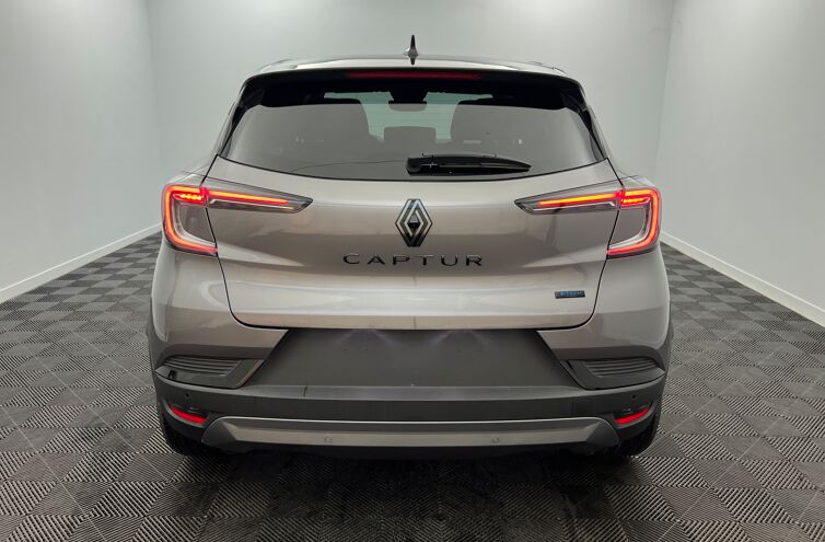 RENAULT Captur SUV Hybride Essence
