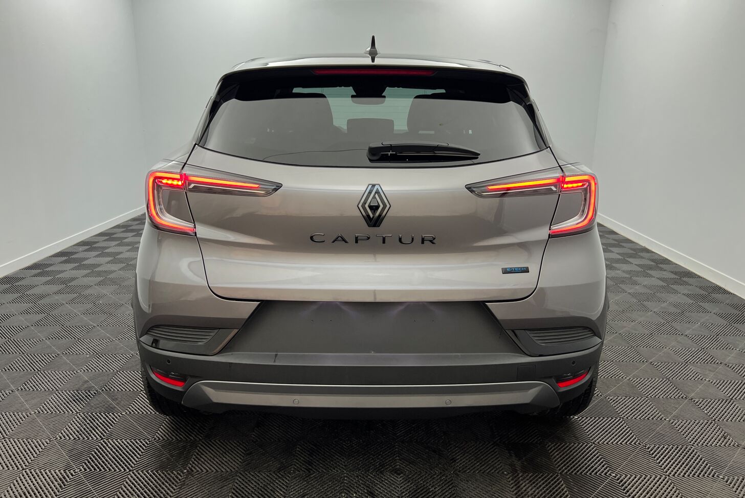 RENAULT Captur SUV Hybride Essence