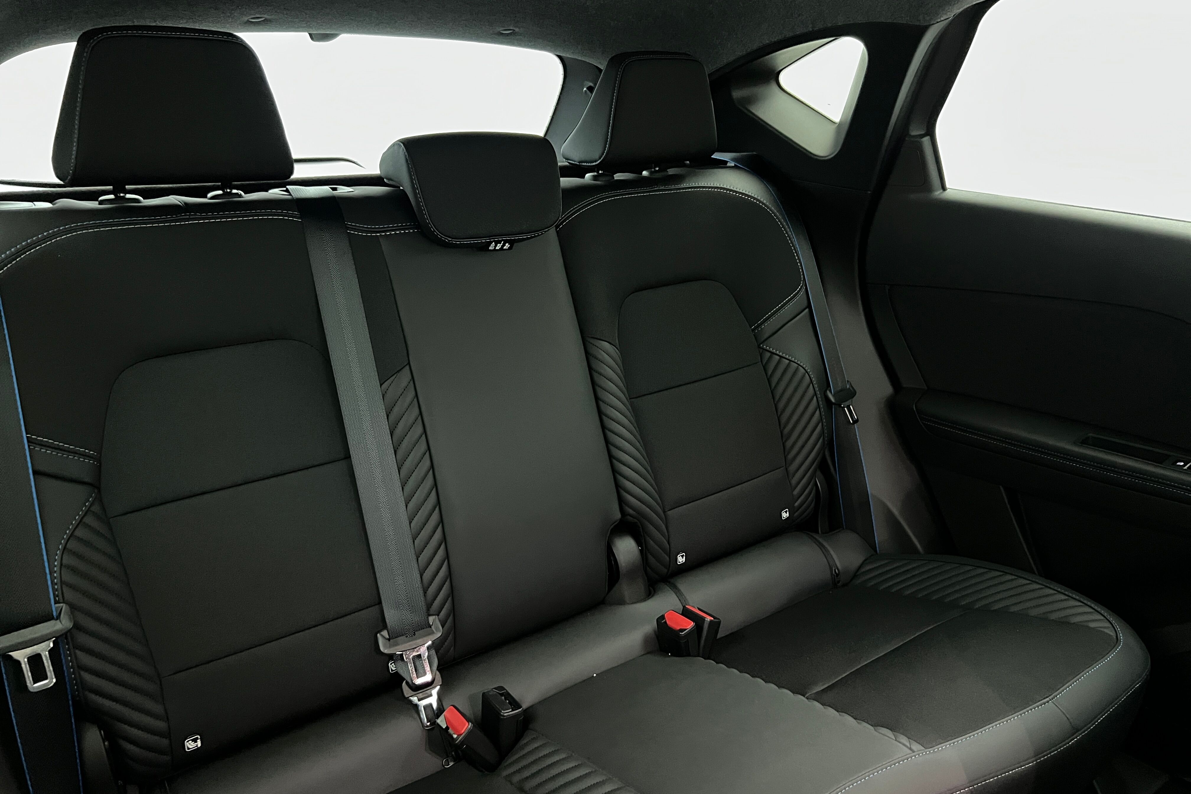 RENAULT Captur SUV Hybride — photo 14