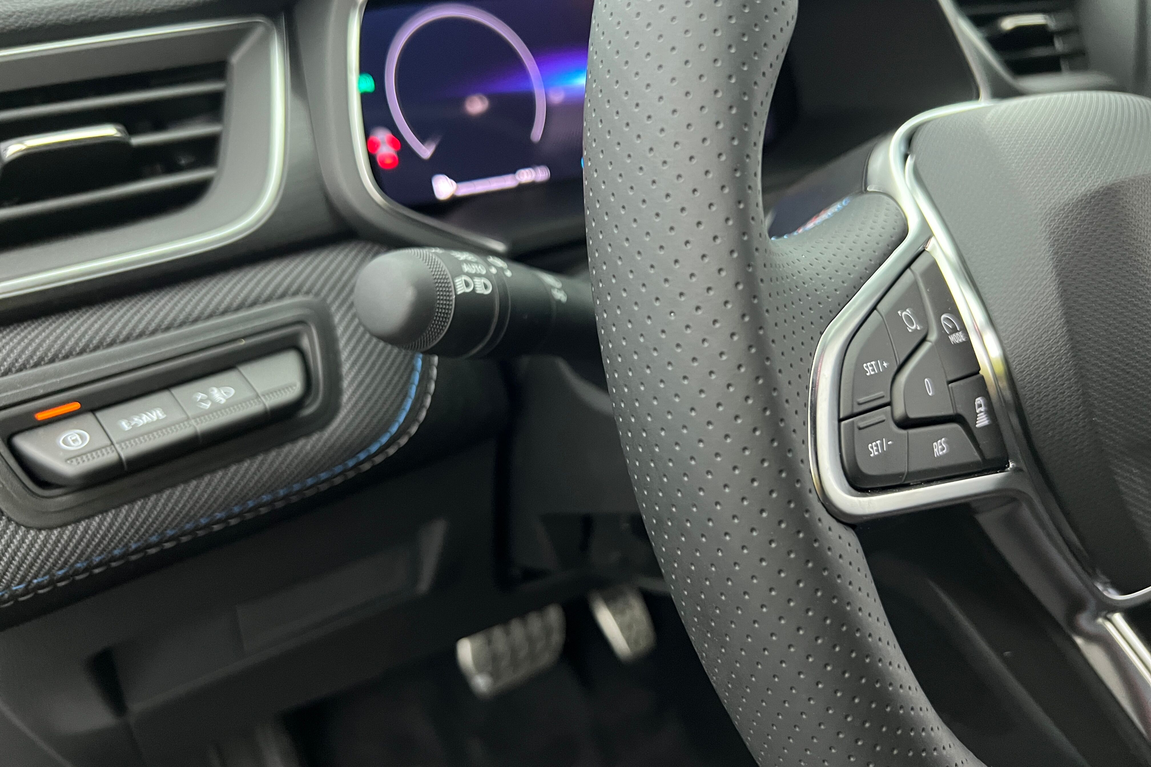RENAULT Captur SUV Hybride — photo 16