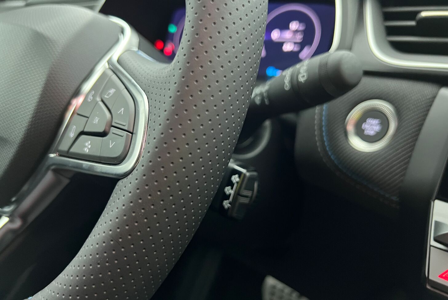 RENAULT Captur SUV Hybride Essence
