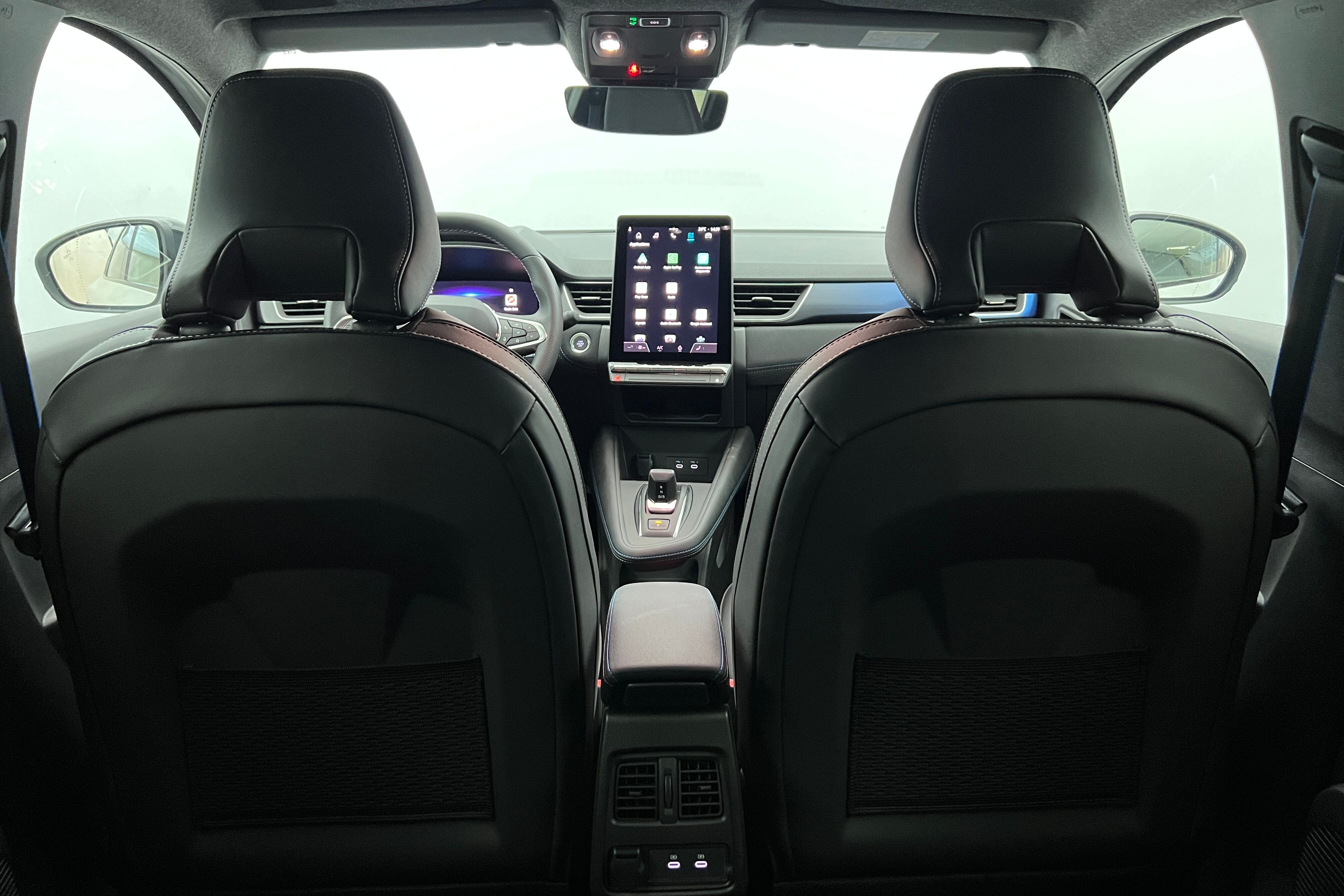 RENAULT Captur SUV Hybride — photo 10