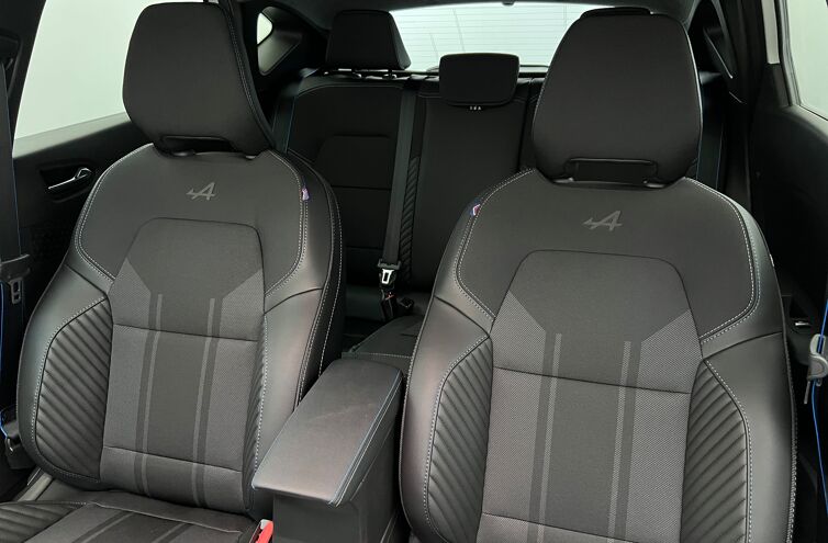 RENAULT Captur SUV Hybride Essence