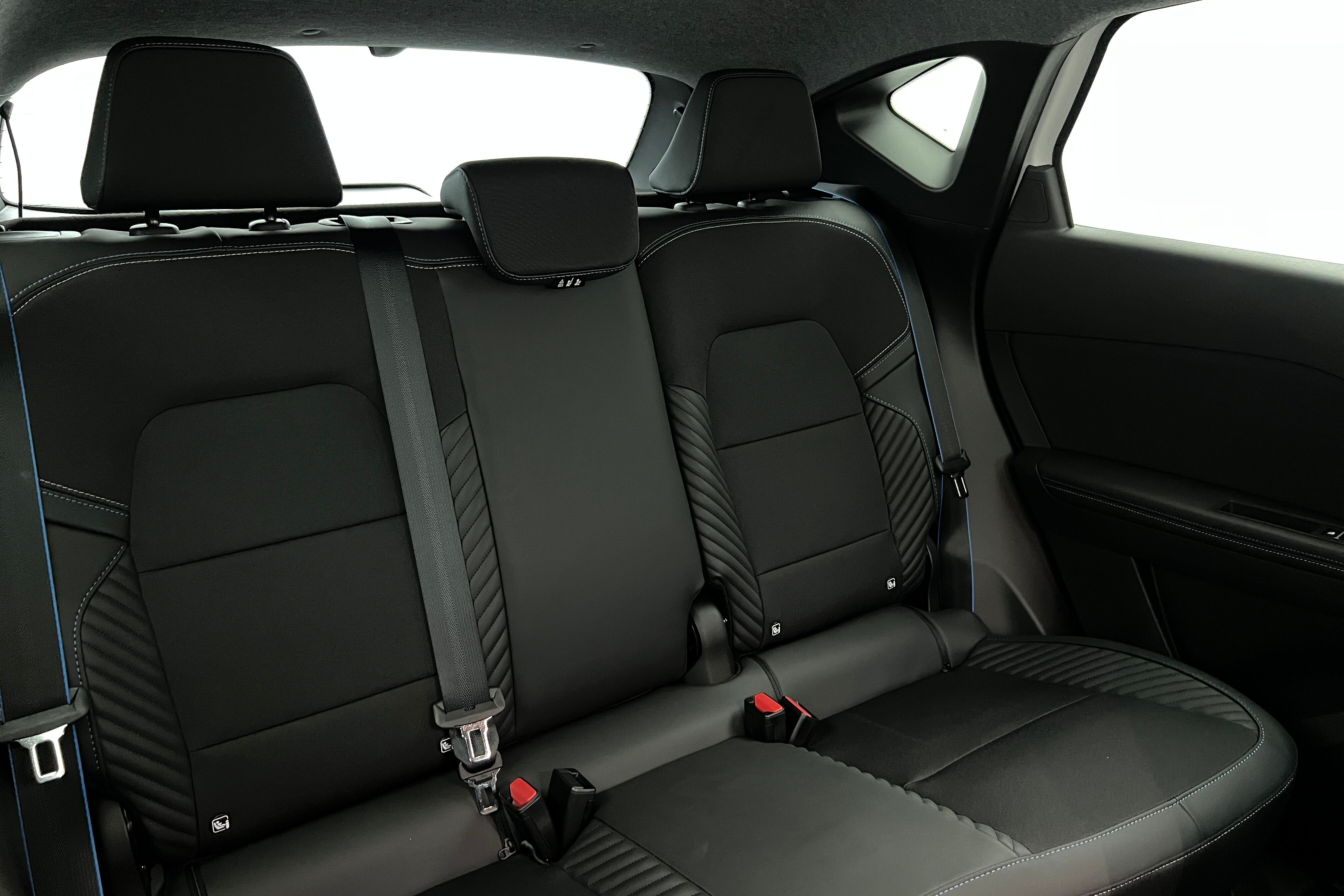 RENAULT Captur SUV Hybride — photo 14