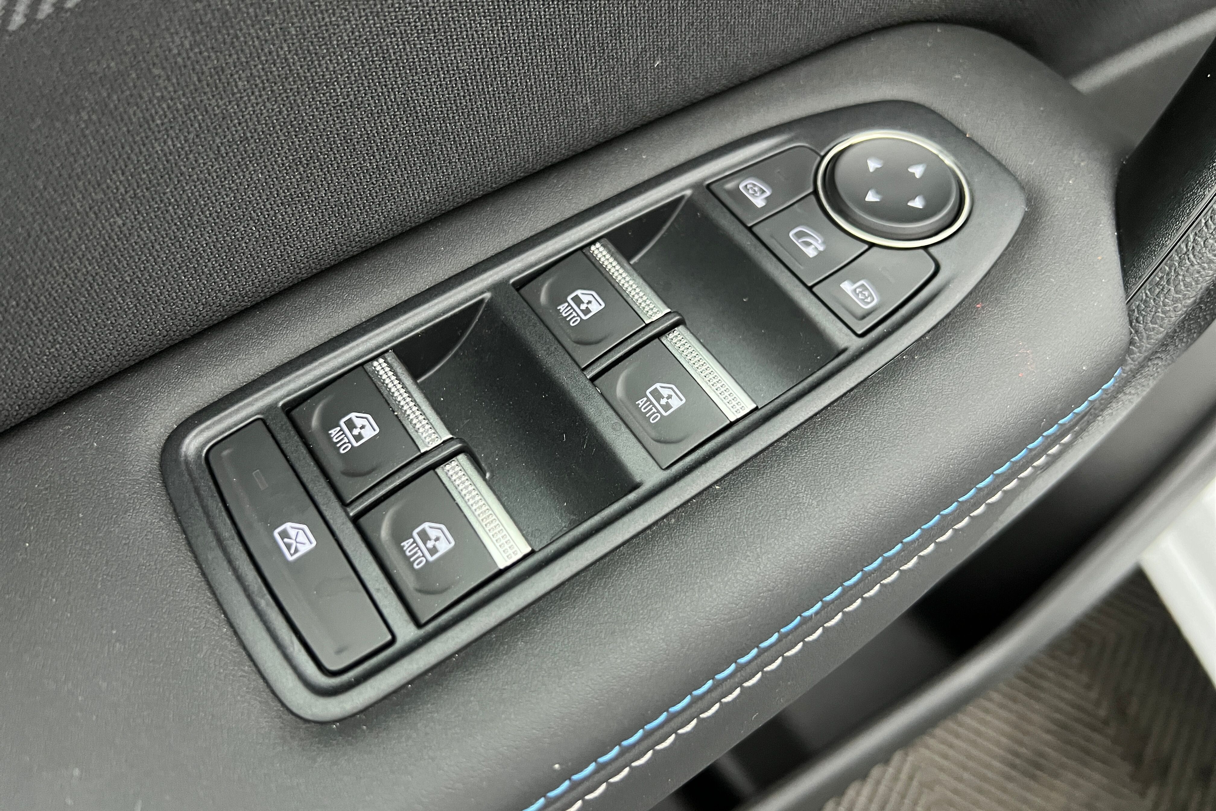 RENAULT Captur SUV Hybride — photo 15
