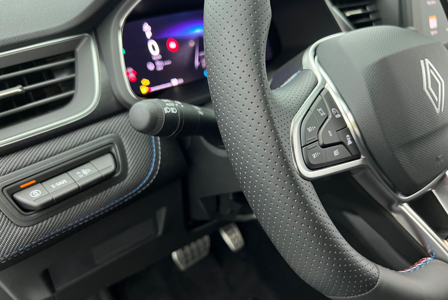 RENAULT Captur SUV Hybride Essence