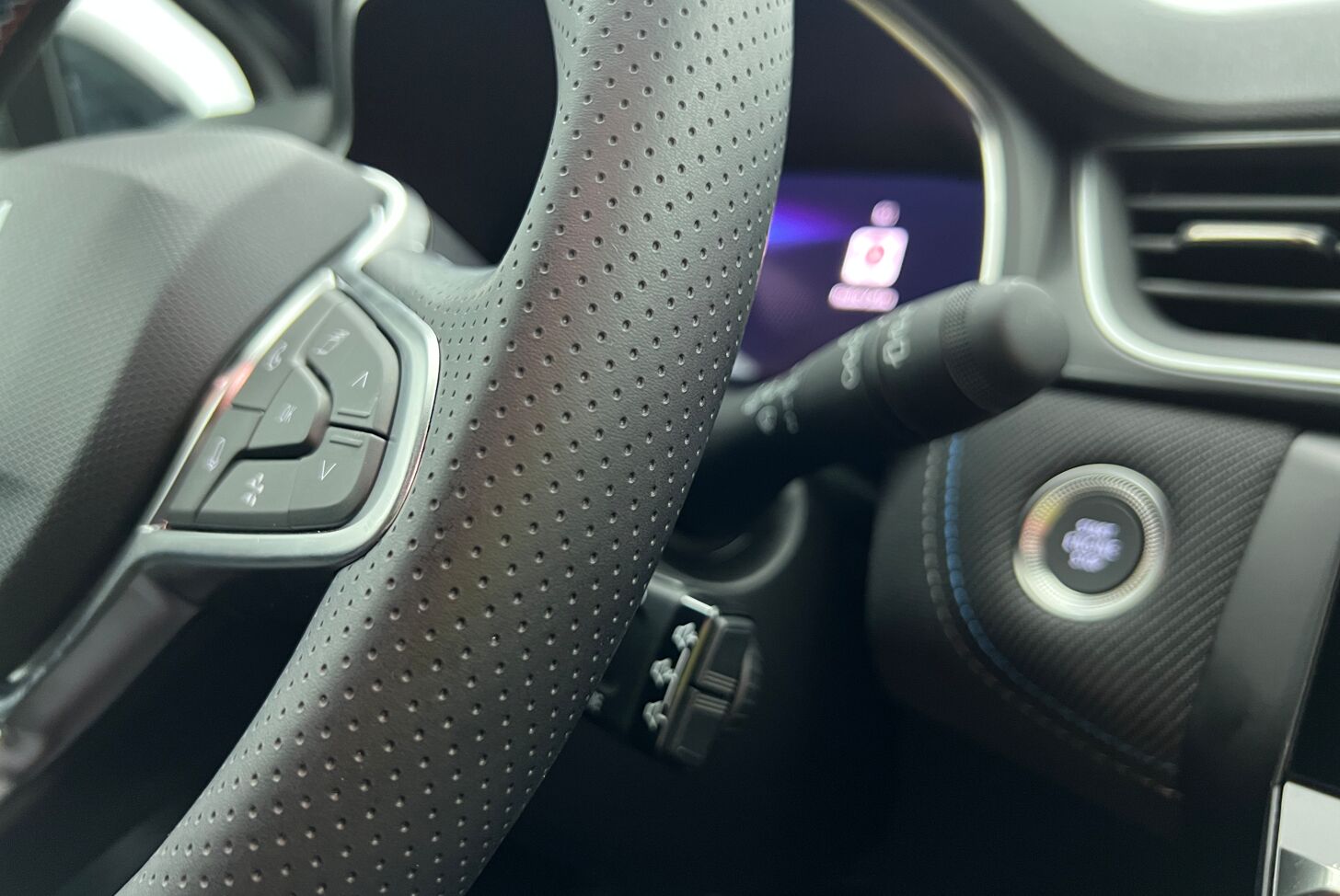 RENAULT Captur SUV Hybride Essence