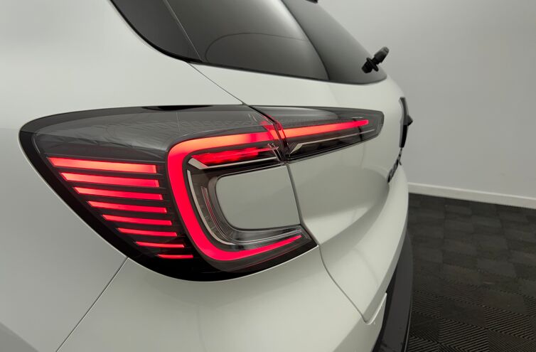 RENAULT Captur SUV Hybride Essence