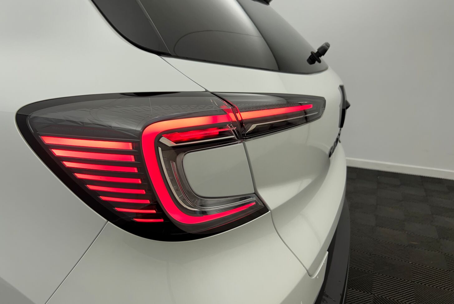 RENAULT Captur SUV Hybride Essence
