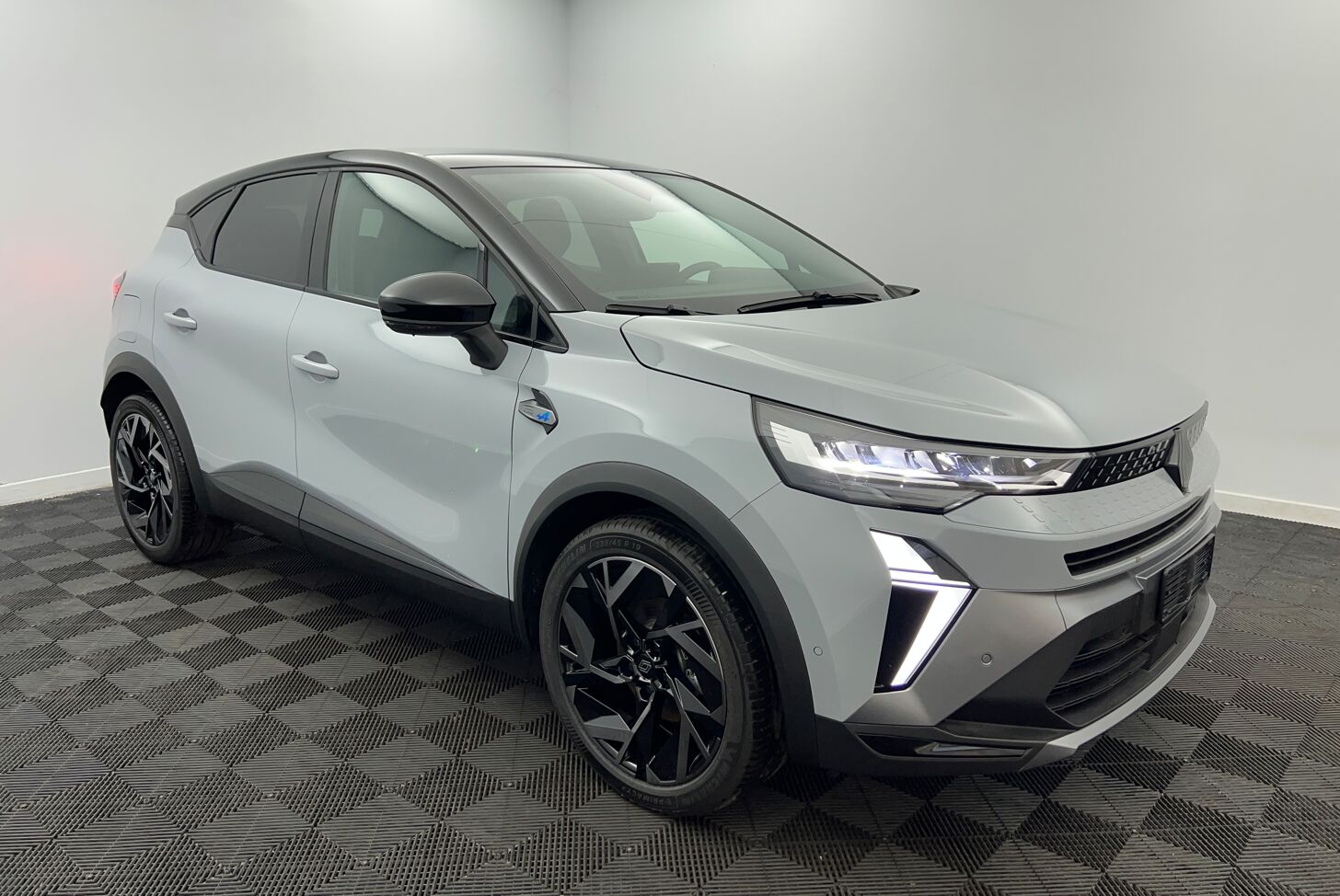 RENAULT Captur SUV Hybride Essence