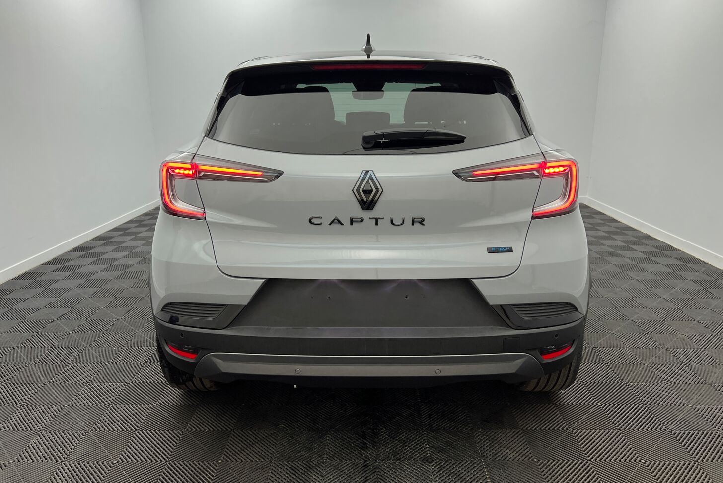 RENAULT Captur SUV Hybride Essence