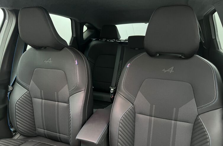 RENAULT Captur SUV Hybride Essence