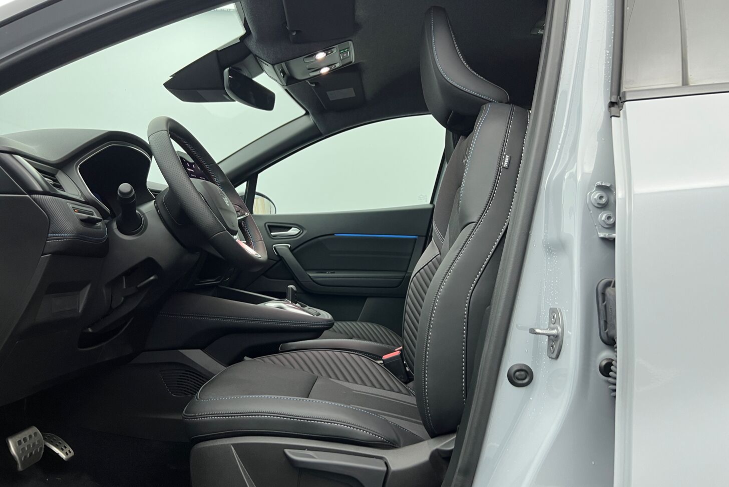 RENAULT Captur SUV Hybride Essence