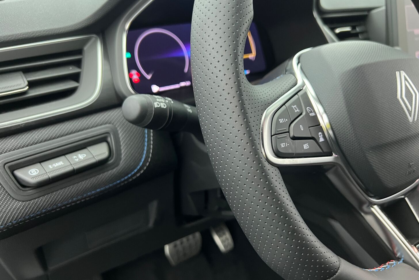 RENAULT Captur SUV Hybride Essence