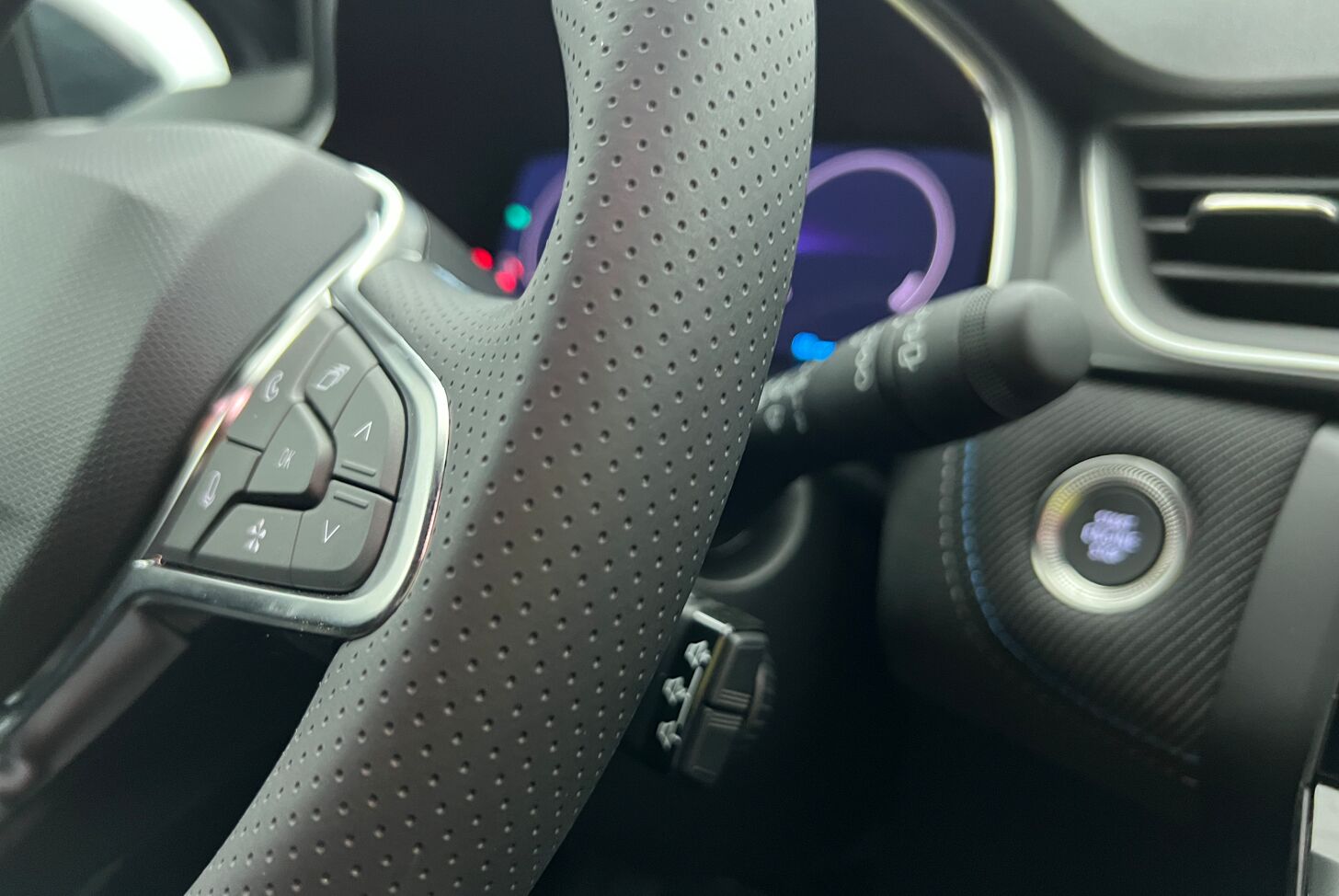RENAULT Captur SUV Hybride Essence