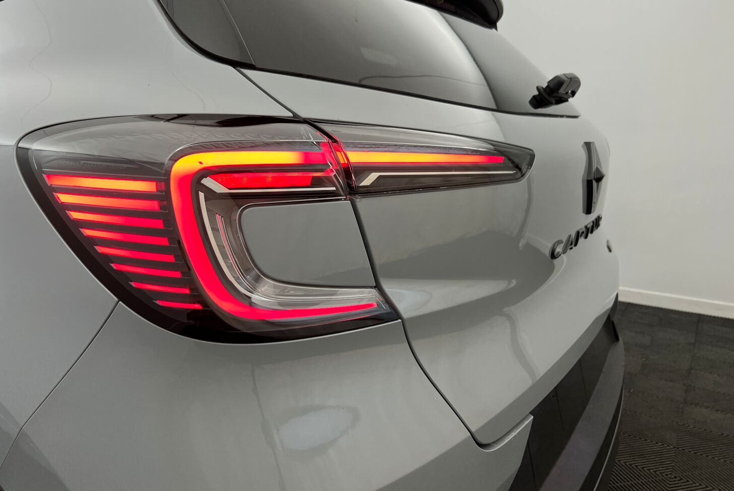 RENAULT Captur SUV Hybride Essence