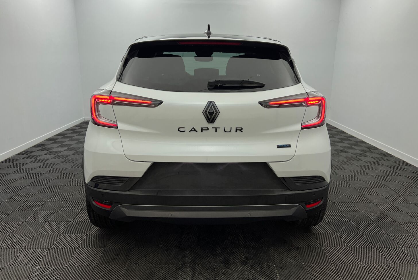 RENAULT Captur SUV Hybride Essence