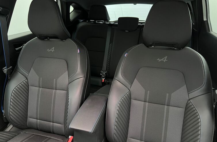 RENAULT Captur SUV Hybride Essence