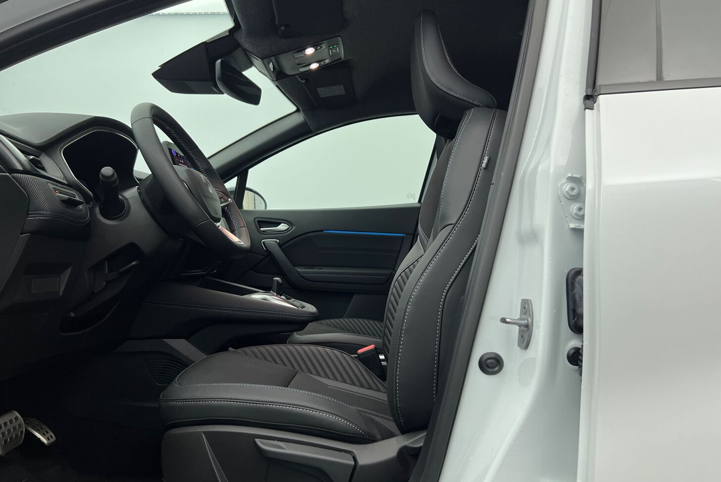 RENAULT Captur SUV Hybride Essence