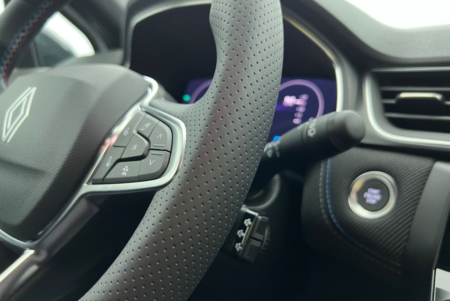 RENAULT Captur SUV Hybride Essence