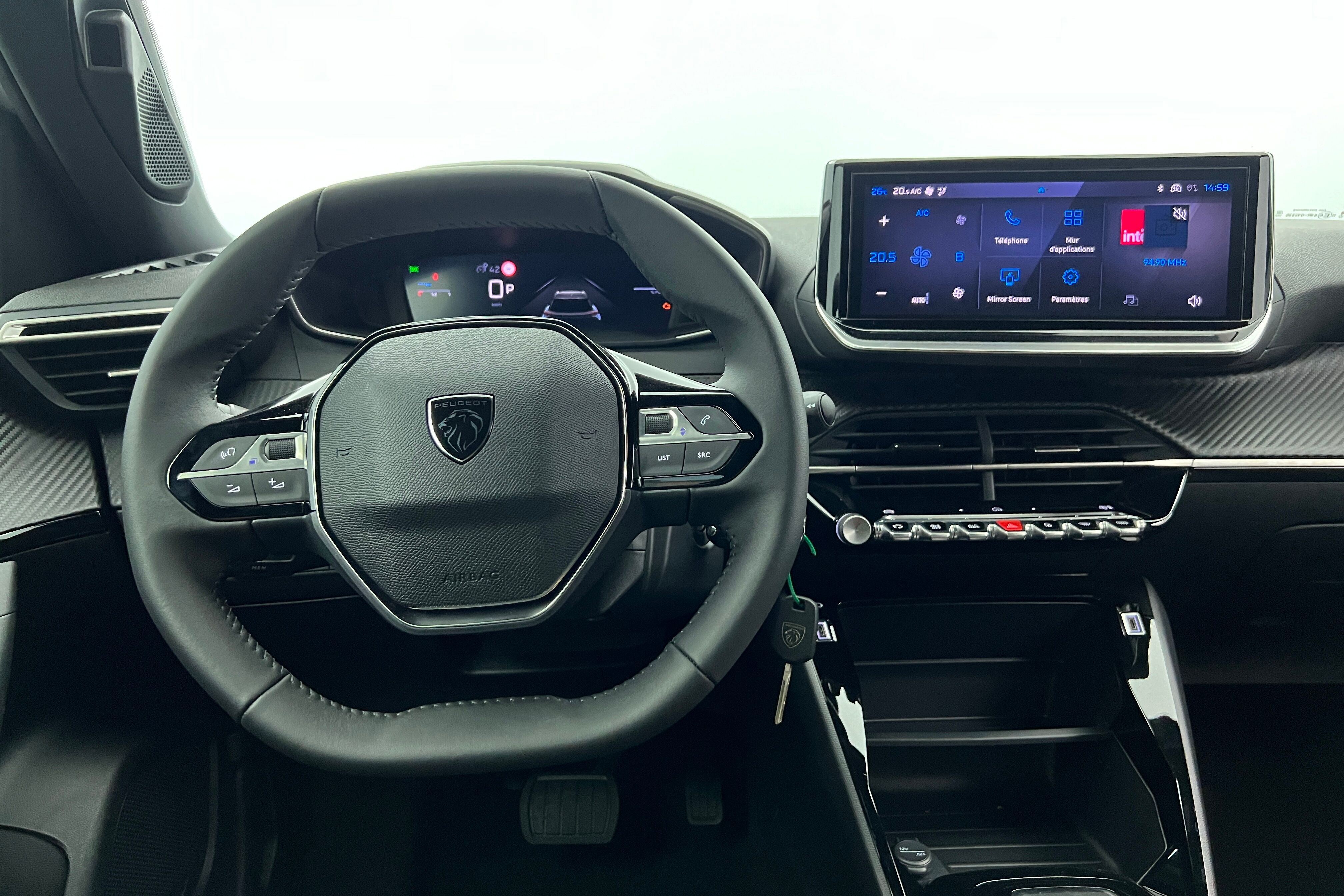 PEUGEOT 2008 — photo 7