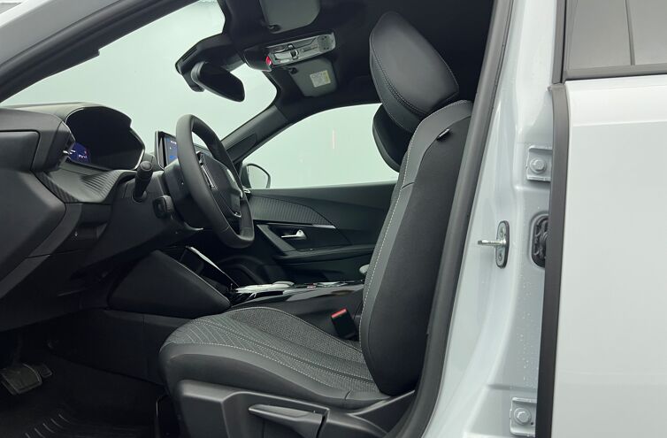 PEUGEOT 2008 SUV Hybride Essence