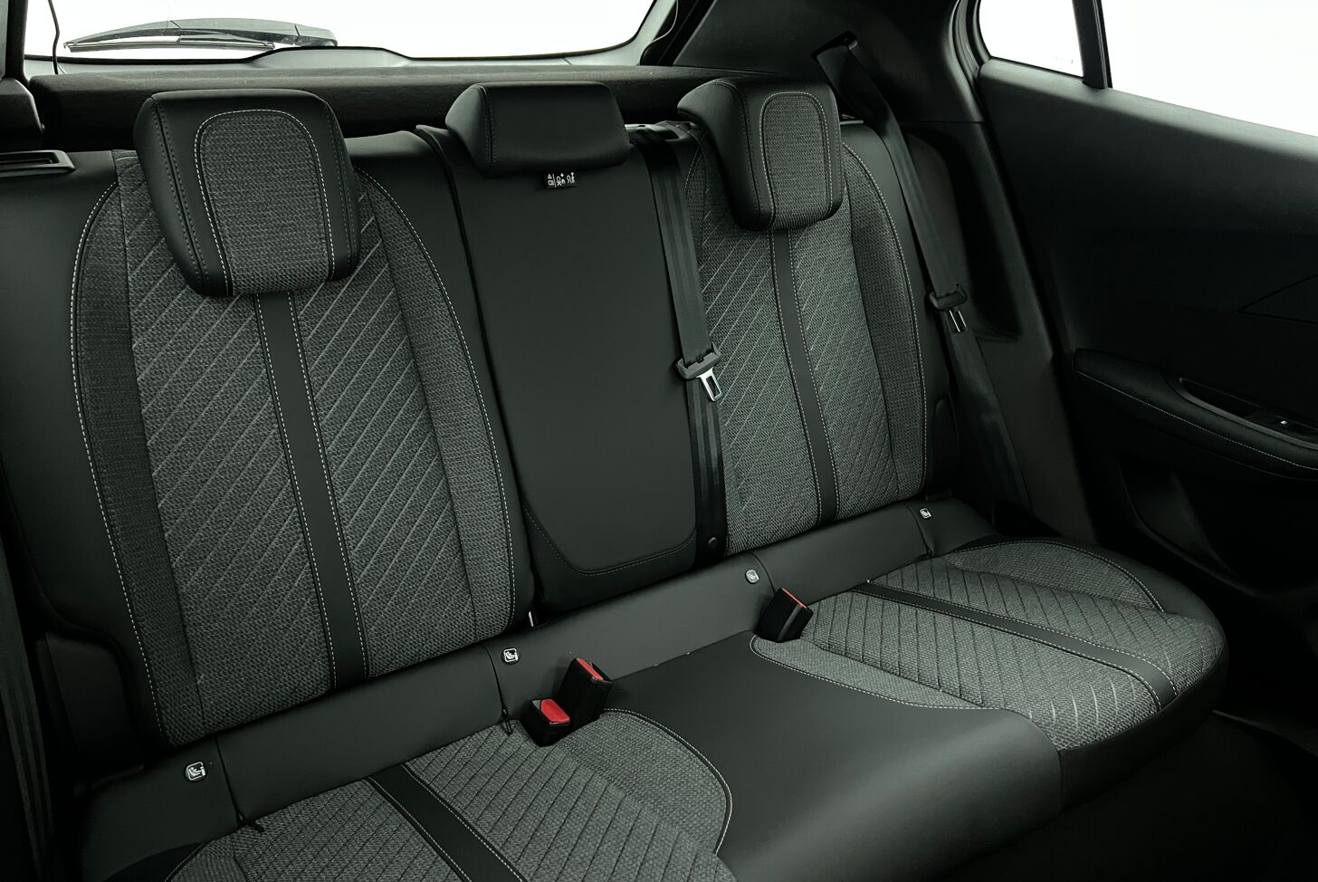 PEUGEOT 2008 SUV Hybride Essence