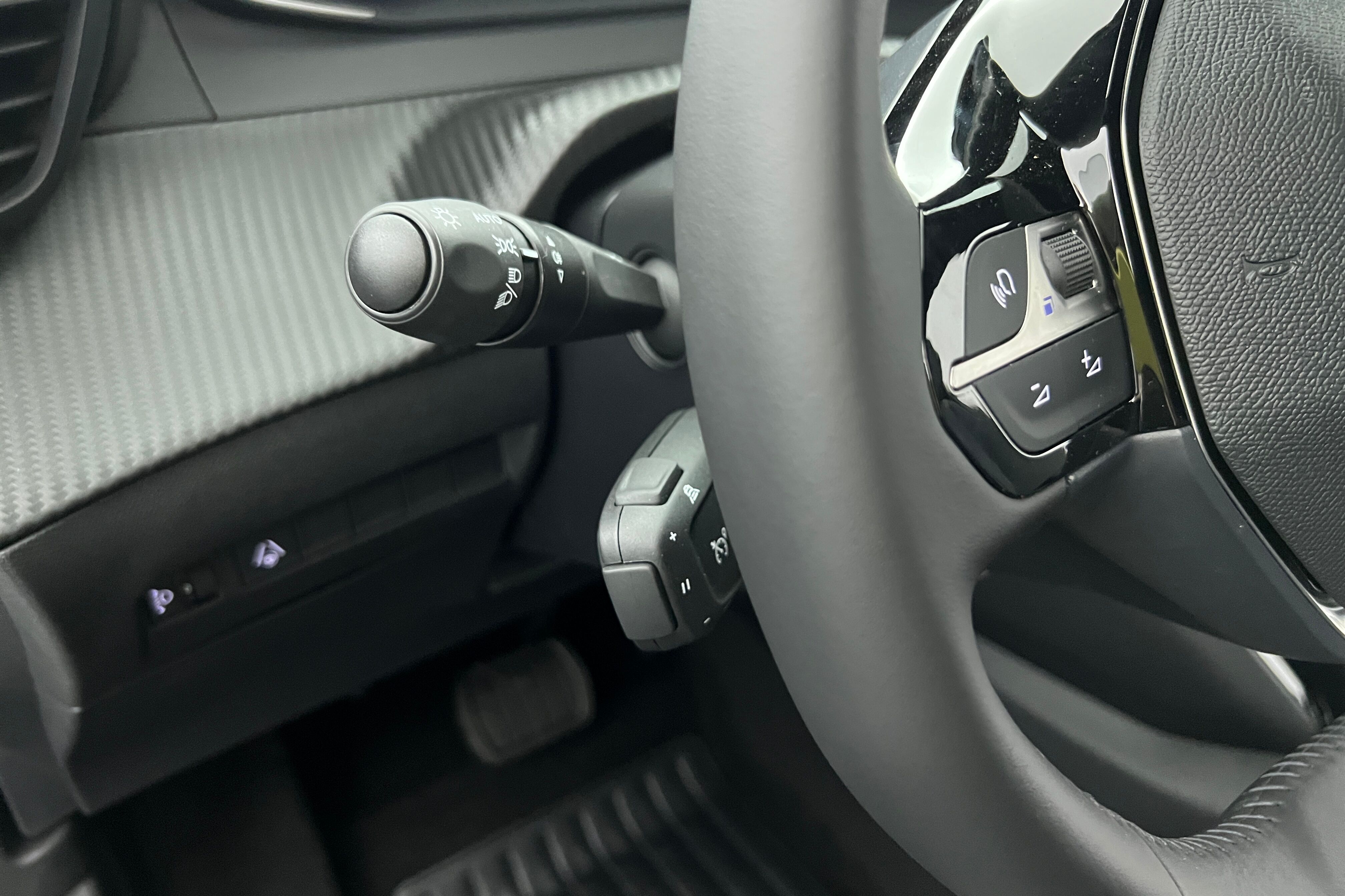 PEUGEOT 2008 SUV Hybride — photo 16