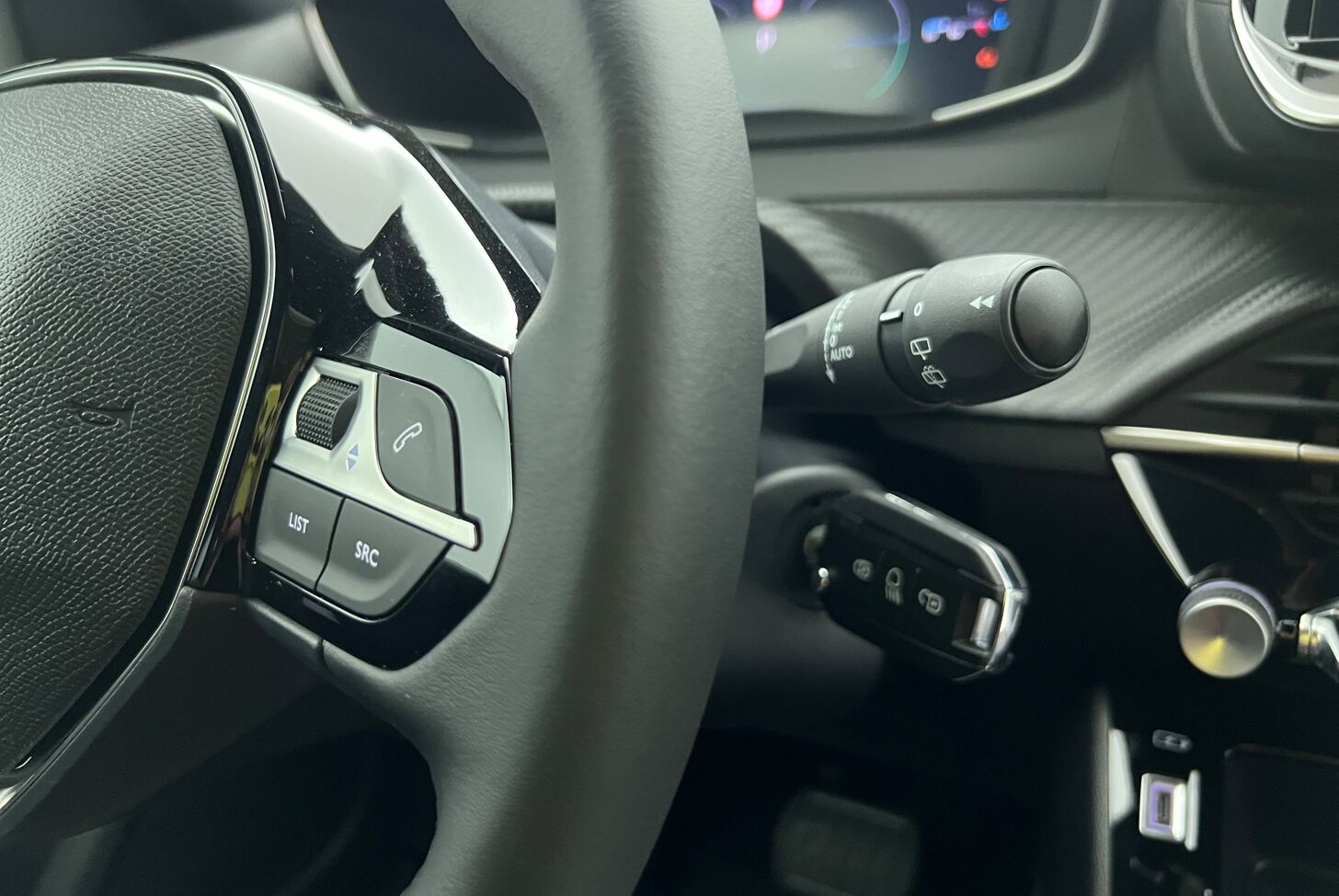 PEUGEOT 2008 SUV Hybride Essence