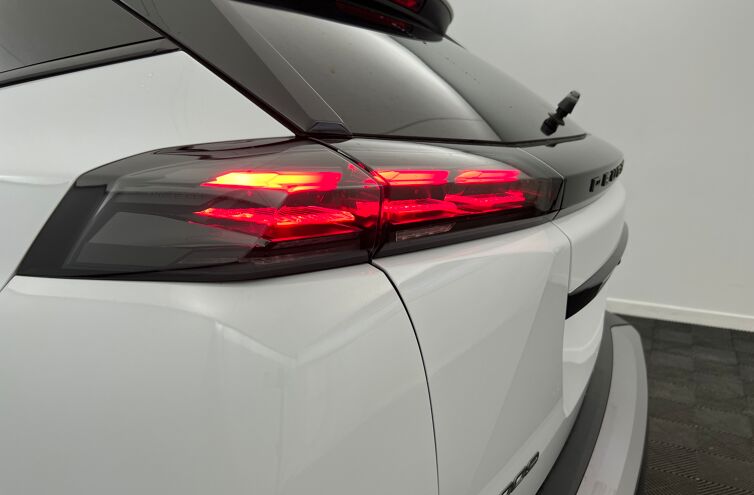 PEUGEOT 2008 SUV Hybride Essence