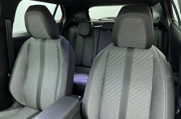 PEUGEOT 2008 SUV Hybride Essence