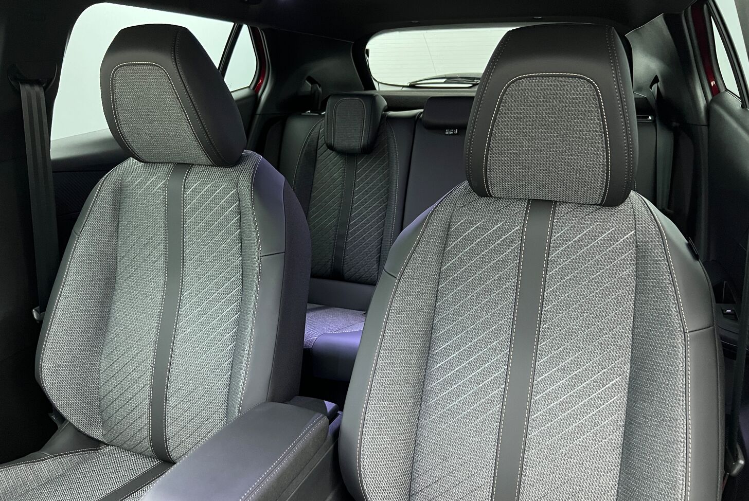 PEUGEOT 2008 SUV Hybride Essence