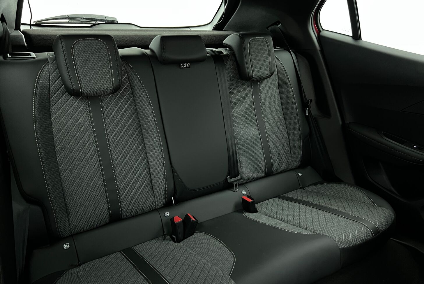 PEUGEOT 2008 SUV Hybride Essence
