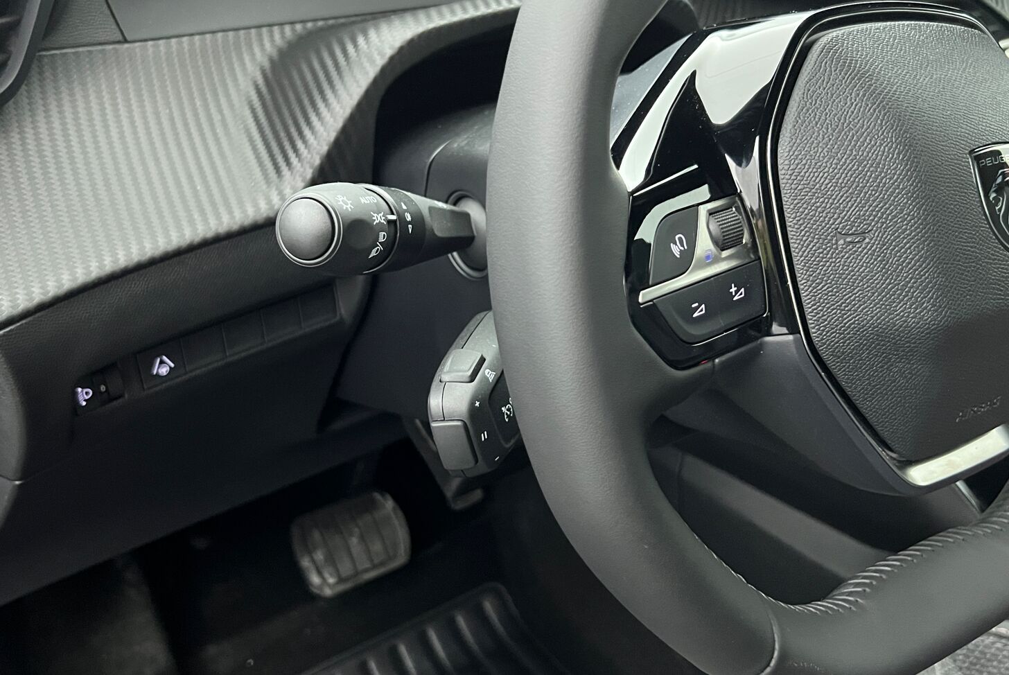 PEUGEOT 2008 SUV Hybride Essence