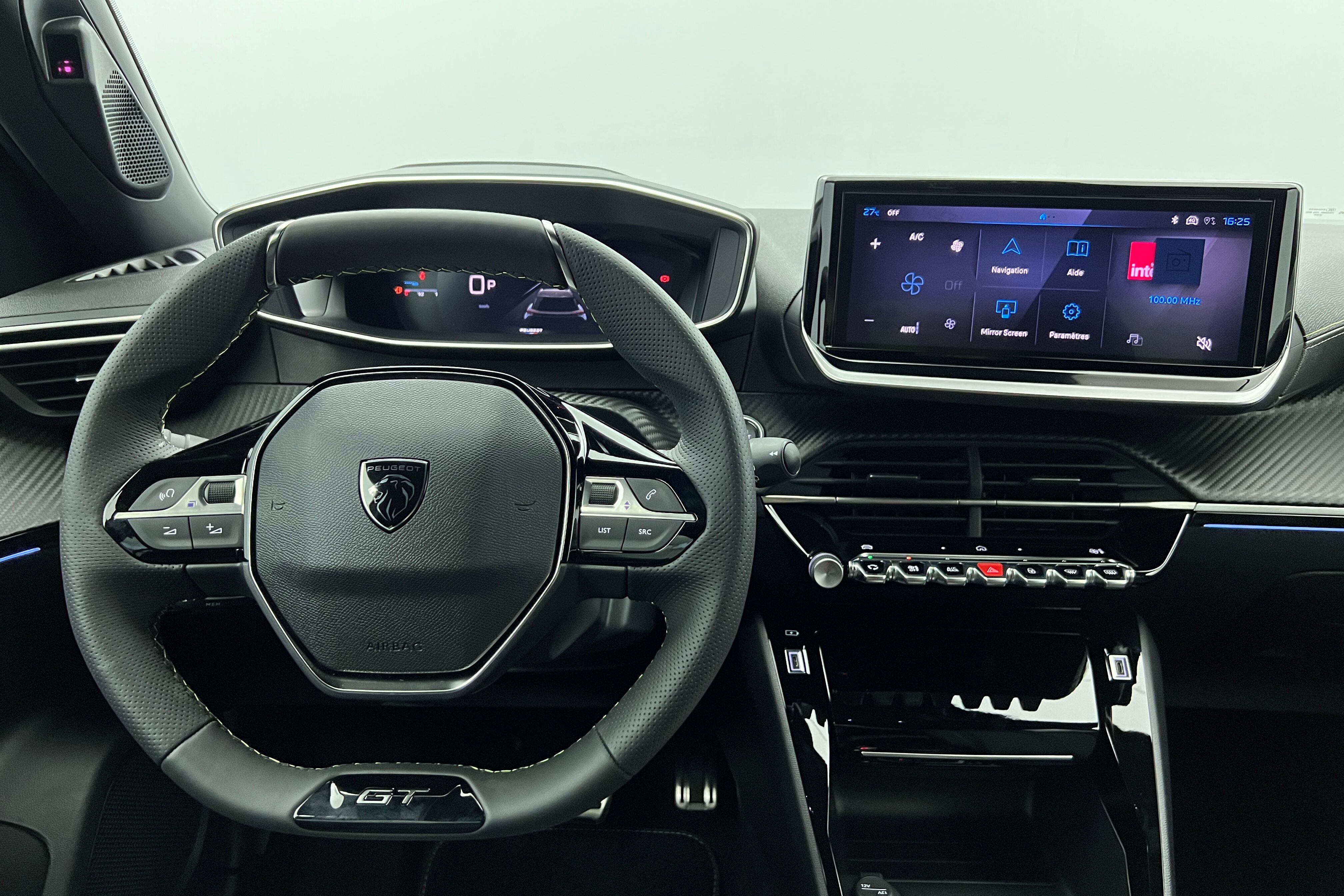 PEUGEOT 2008 — photo 7