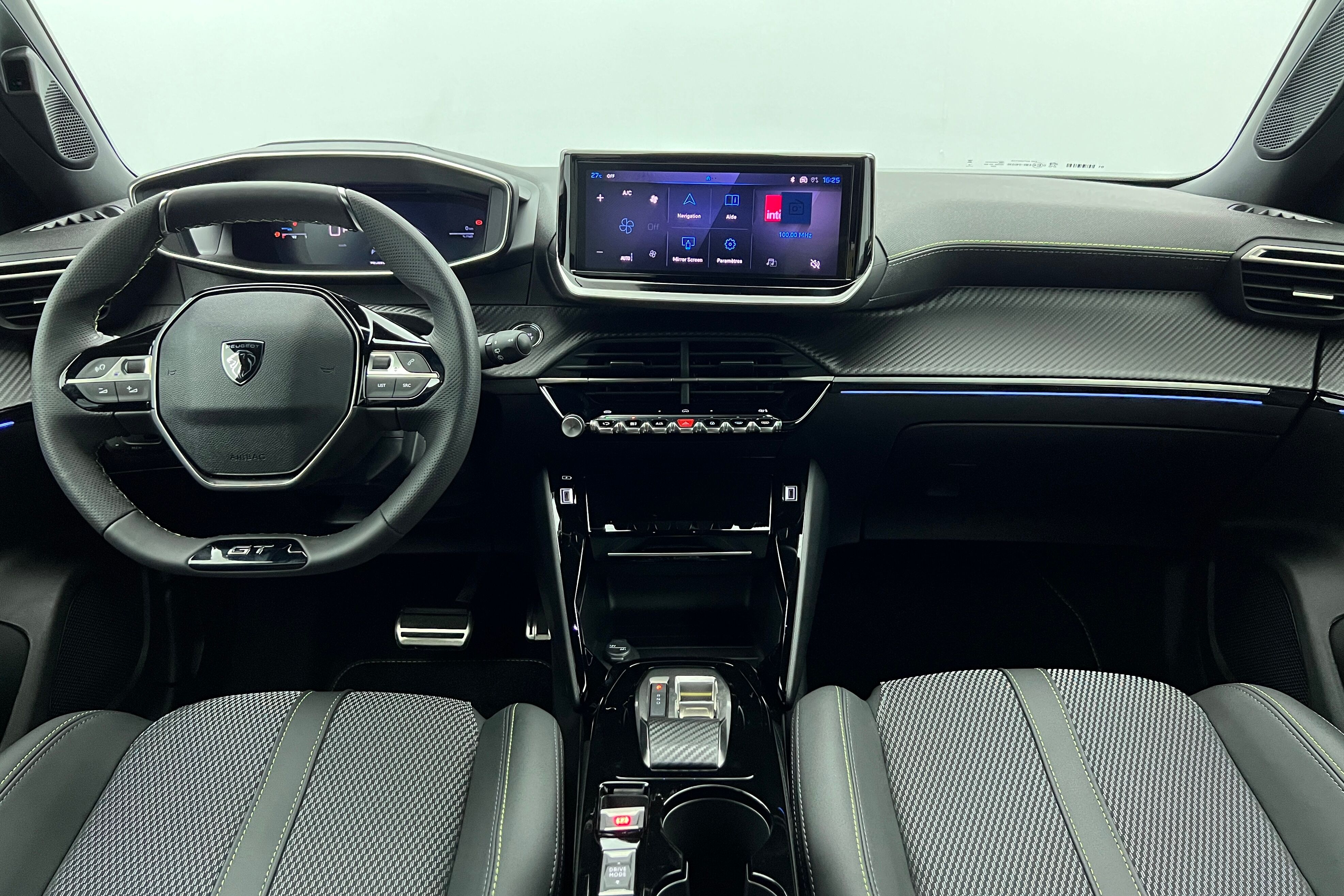 PEUGEOT 2008 — photo 8