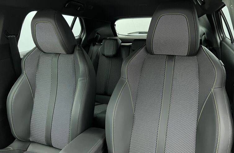 PEUGEOT 2008 SUV Hybride Essence