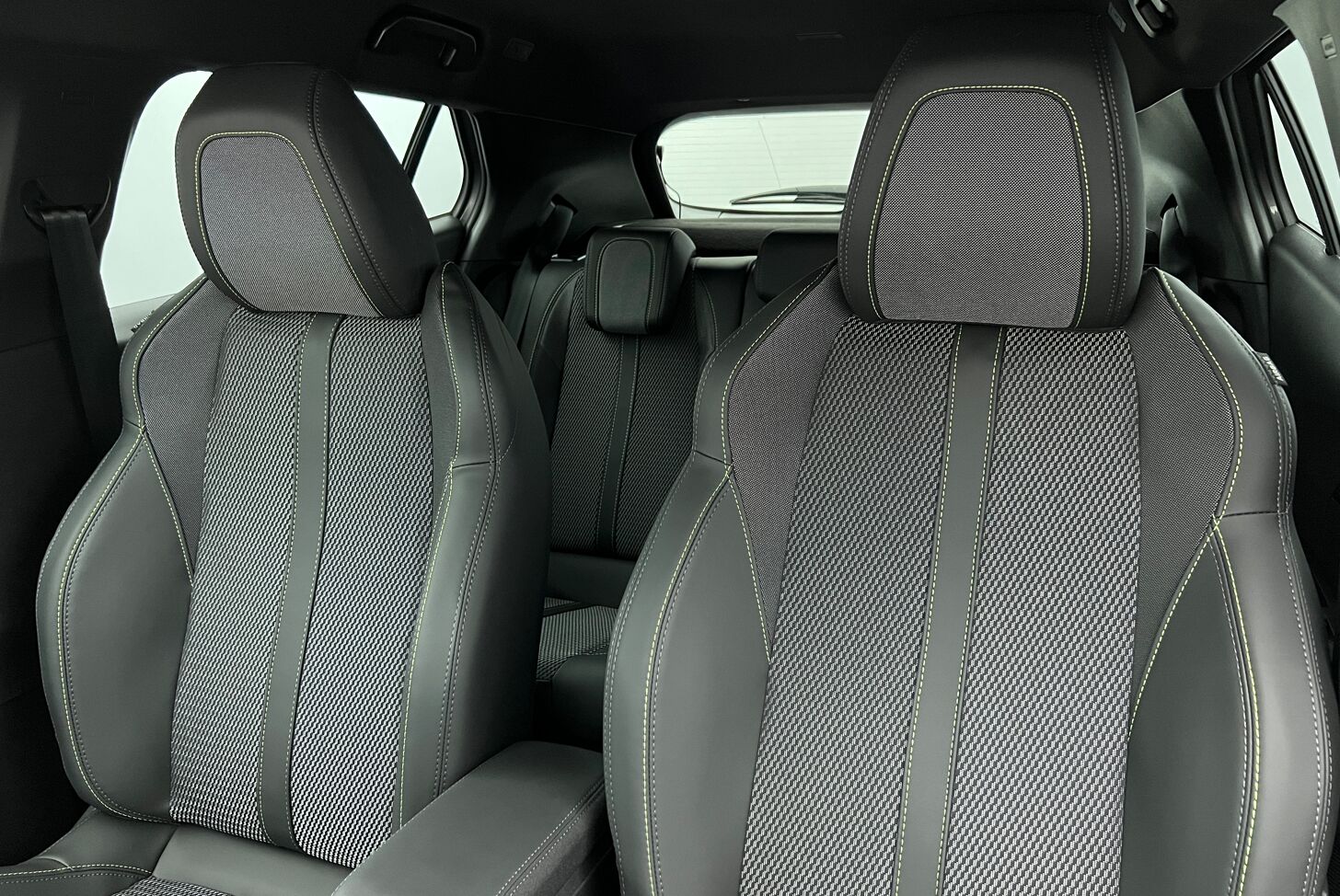 PEUGEOT 2008 SUV Hybride Essence