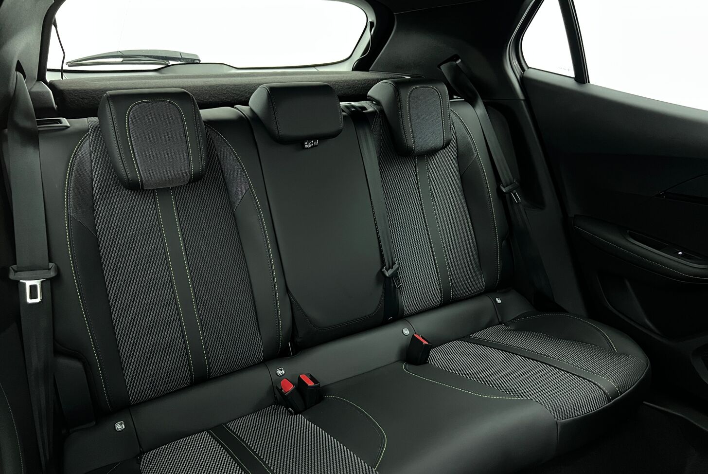 PEUGEOT 2008 SUV Hybride Essence