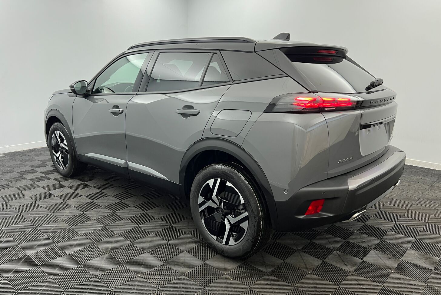 PEUGEOT 2008 SUV Hybride Essence