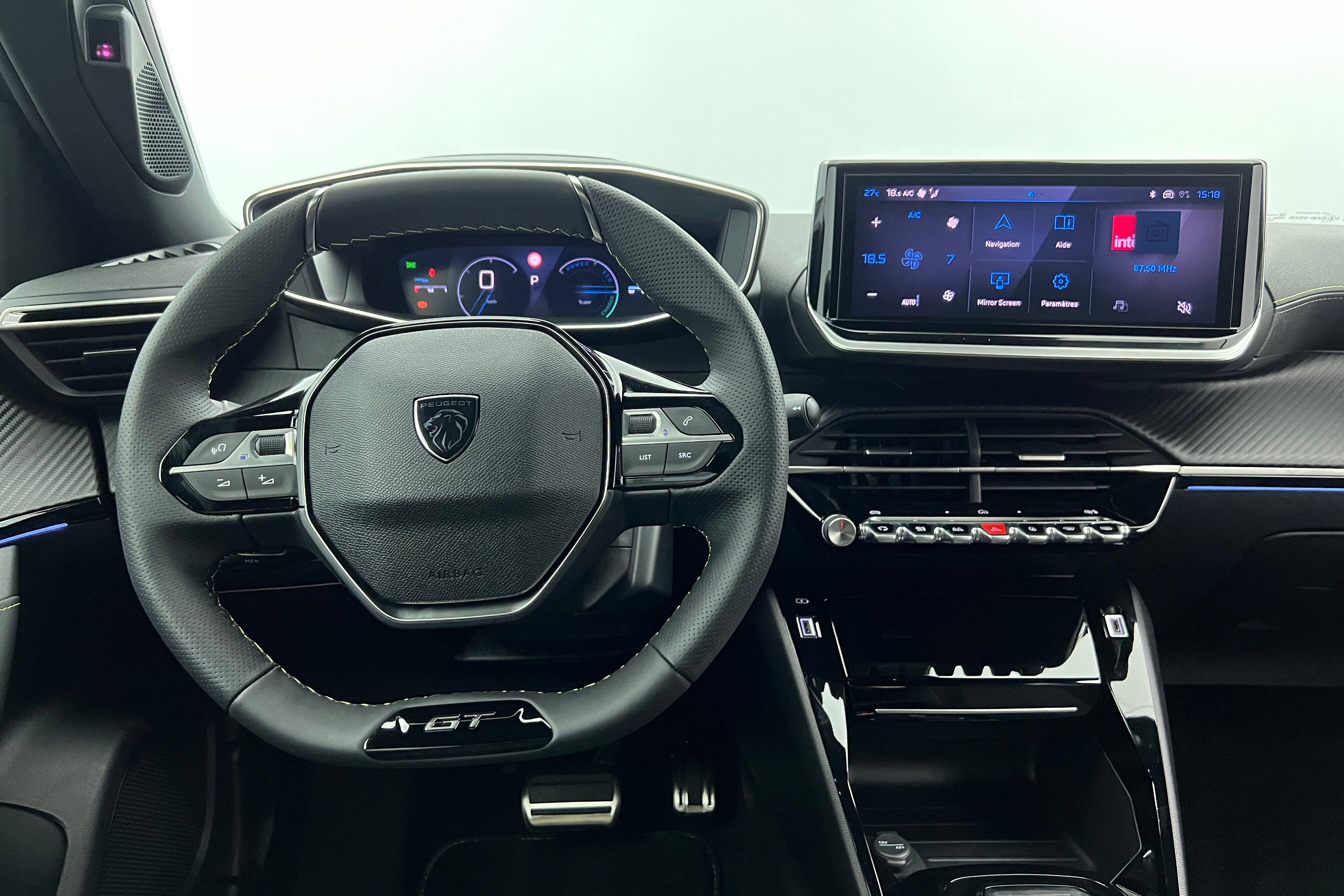 PEUGEOT 2008 — photo 7