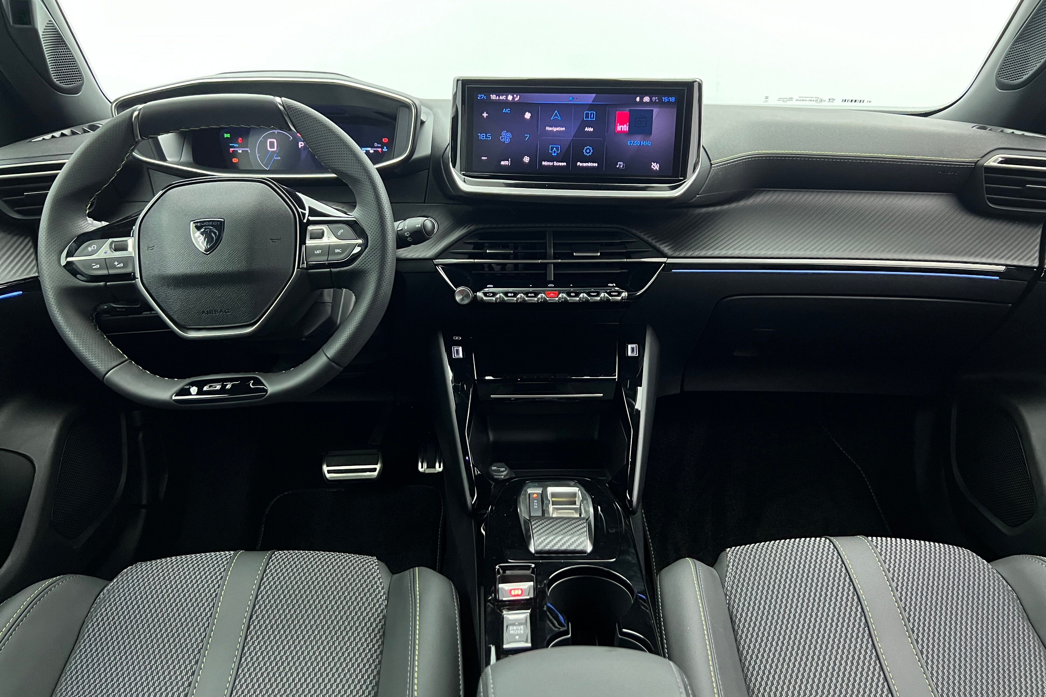 PEUGEOT 2008 — photo 8