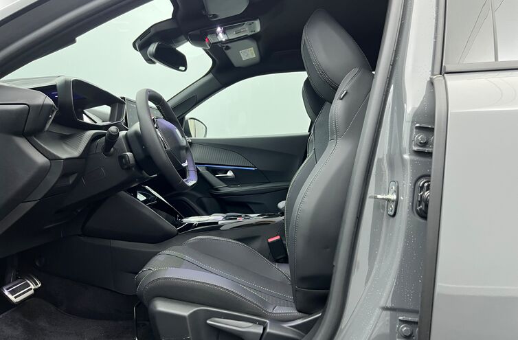 PEUGEOT 2008 SUV Hybride Essence